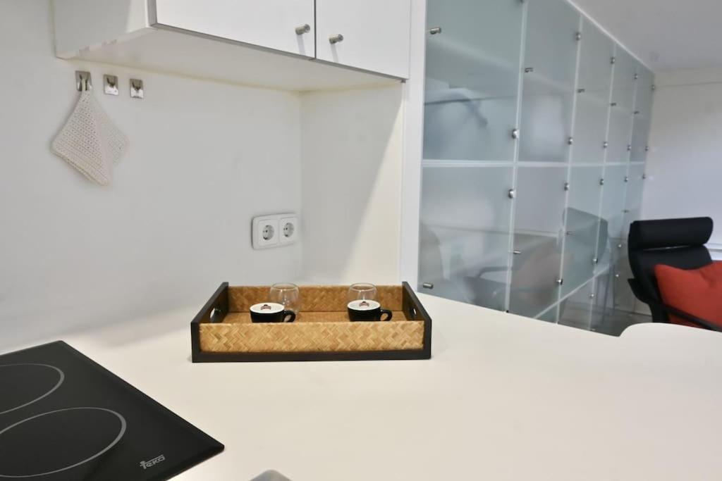 For You Rentals Apartamento Temporal Con Encanto A Pocos Metros Del Sol Myr13 Мадрид Екстер'єр фото