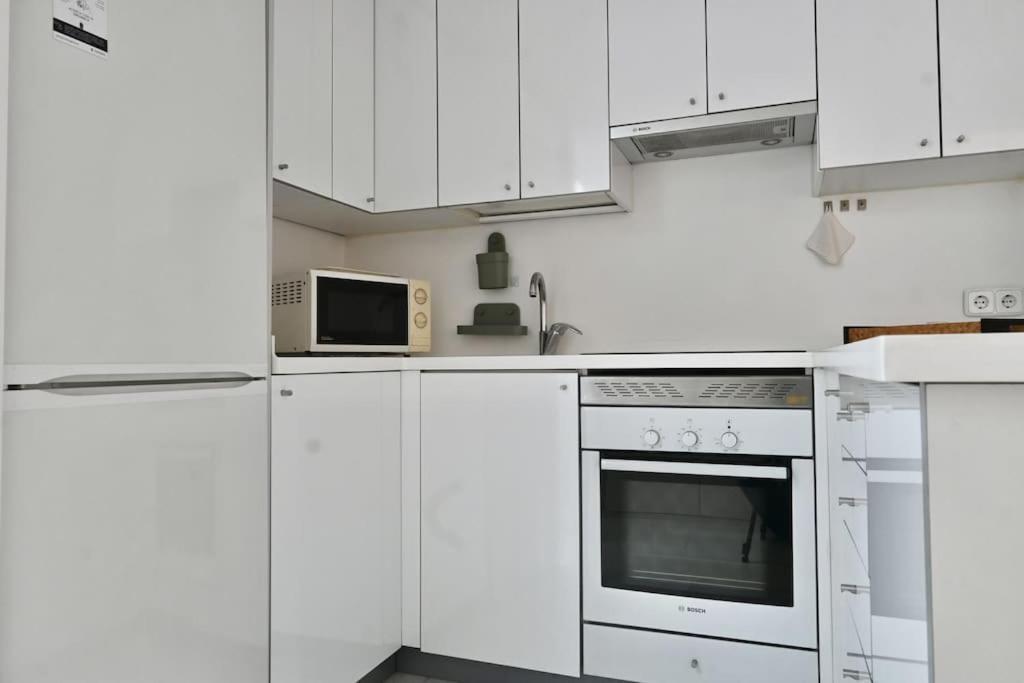 For You Rentals Apartamento Temporal Con Encanto A Pocos Metros Del Sol Myr13 Мадрид Екстер'єр фото